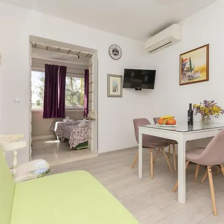 Apartman In With Terrace, Air Conditioning, W-lan, Washing Machine 5129-1 Omiš
