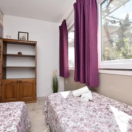 Apartman In With Terrace, Air Conditioning, W-lan, Washing Machine 5129-1 *