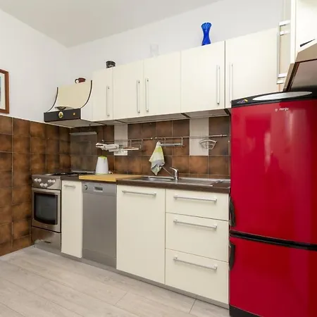 Apartman In With Terrace, Air Conditioning, W-lan, Washing Machine 5129-1 Omiš